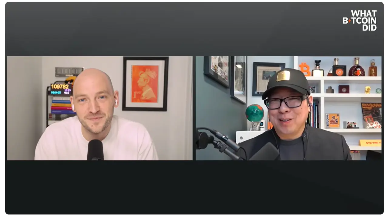 Samson Mow (rechts) im gestrigen Interview mit Danny Knowles