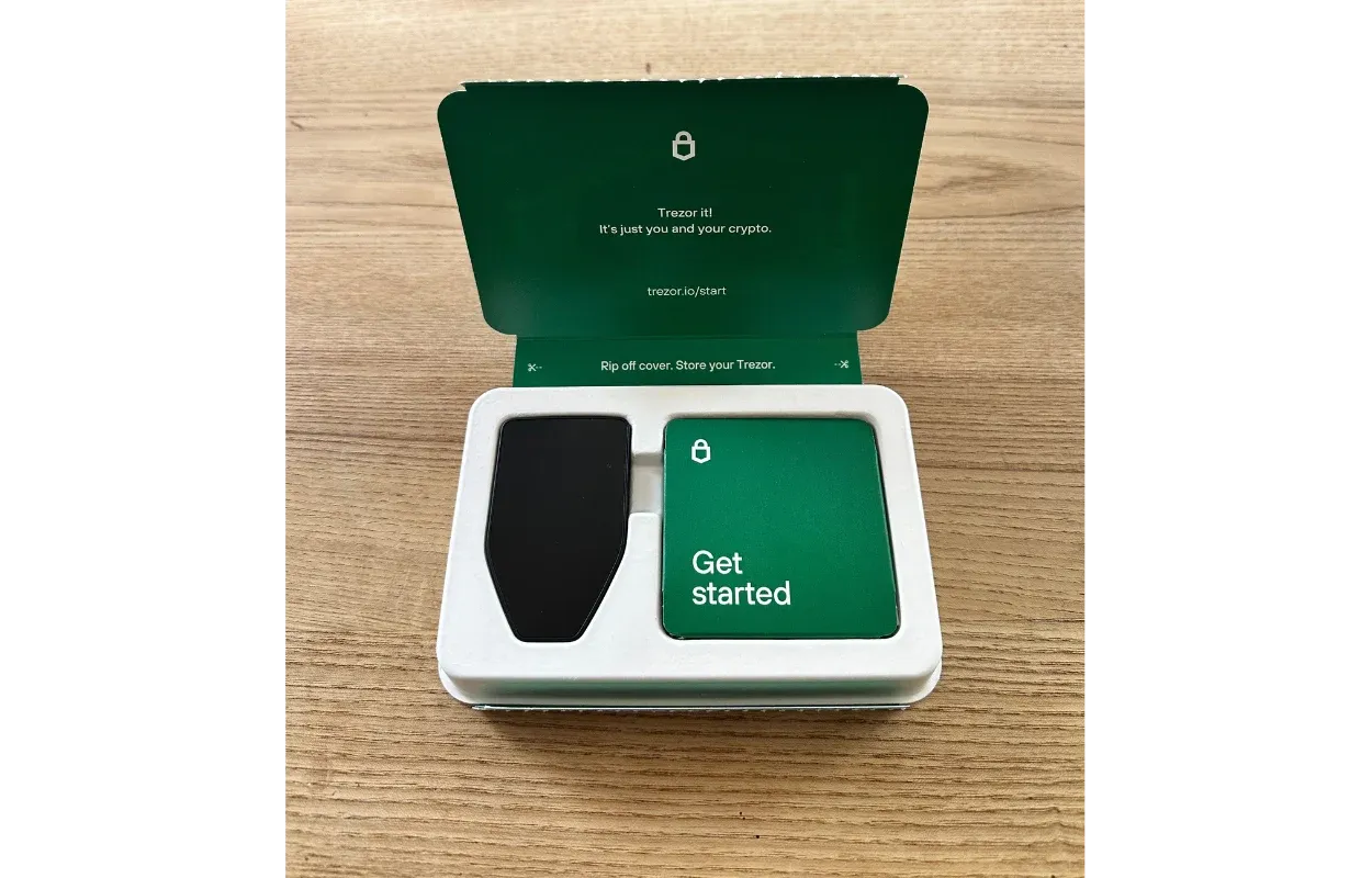 Trezor Safe 5 Lieferumfang im Test